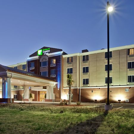 Holiday Inn Express & Suites Moultrie, An Ihg Hotel Exterior photo