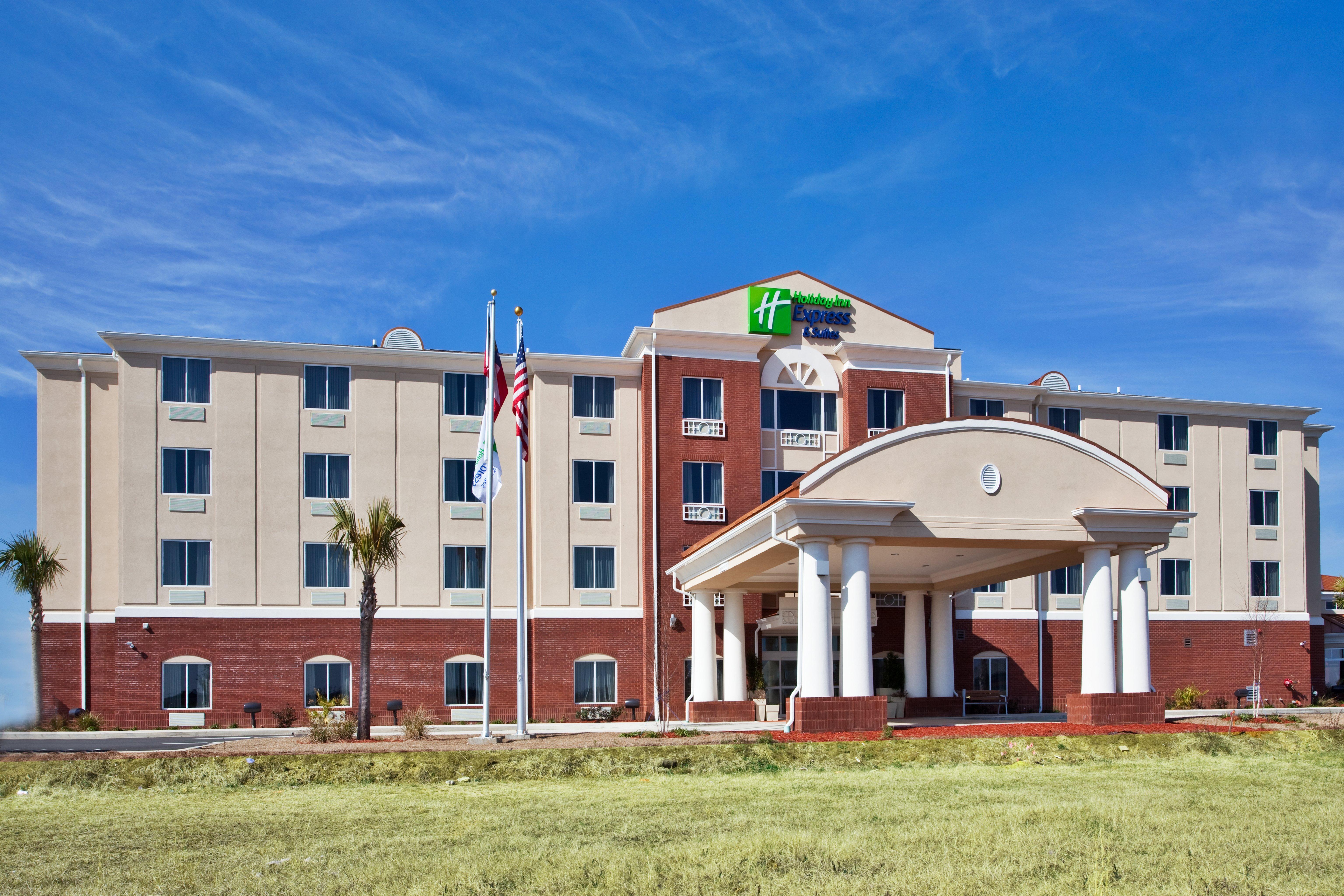 Holiday Inn Express & Suites Moultrie, An Ihg Hotel Exterior photo