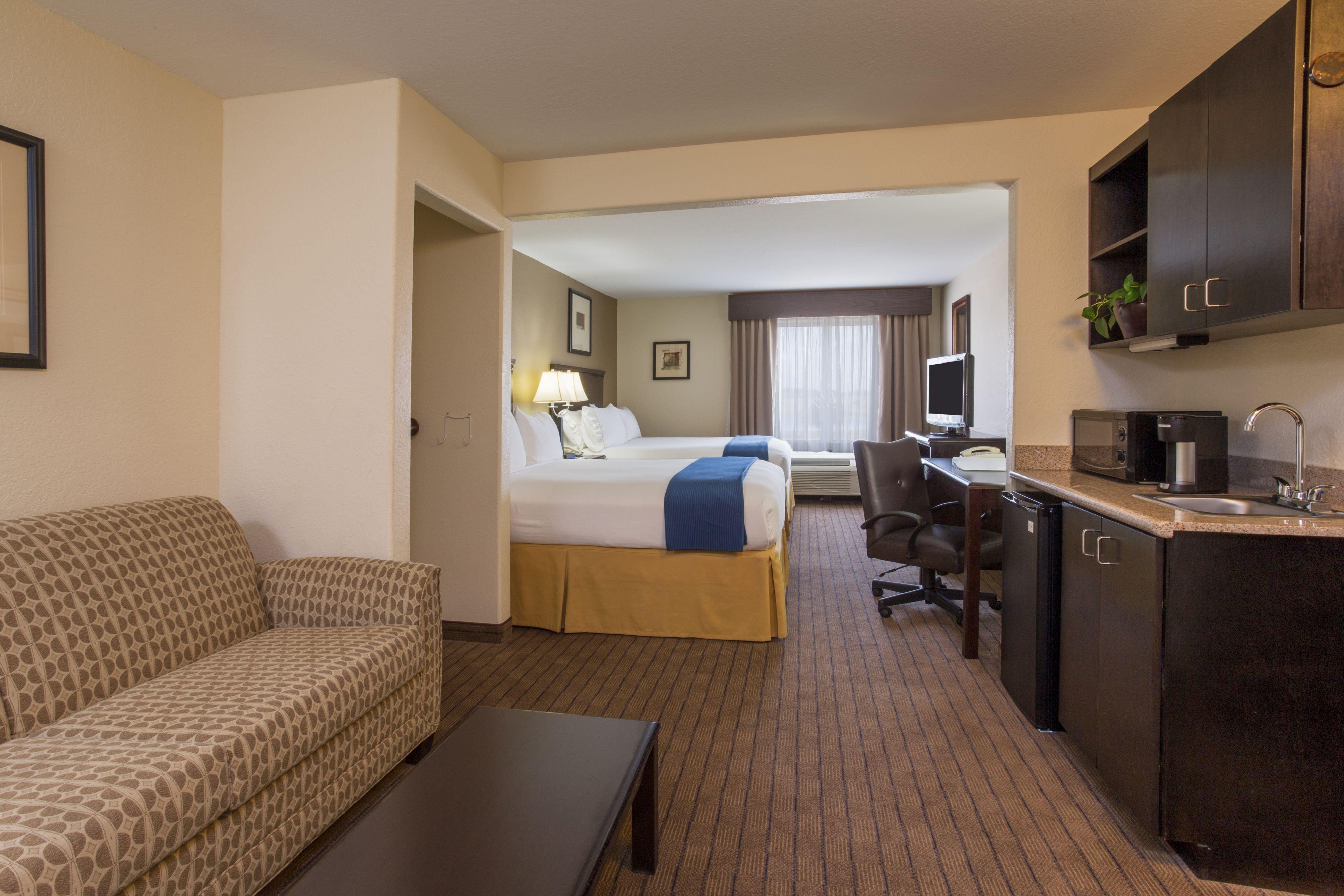 Holiday Inn Express & Suites Moultrie By Ihg Exterior photo